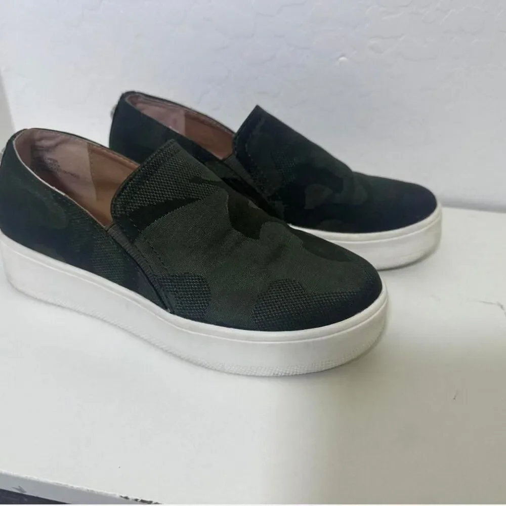 Steve Madden‎ Camouflage Slip-On Sneakers women’s size 6 green shoes casual